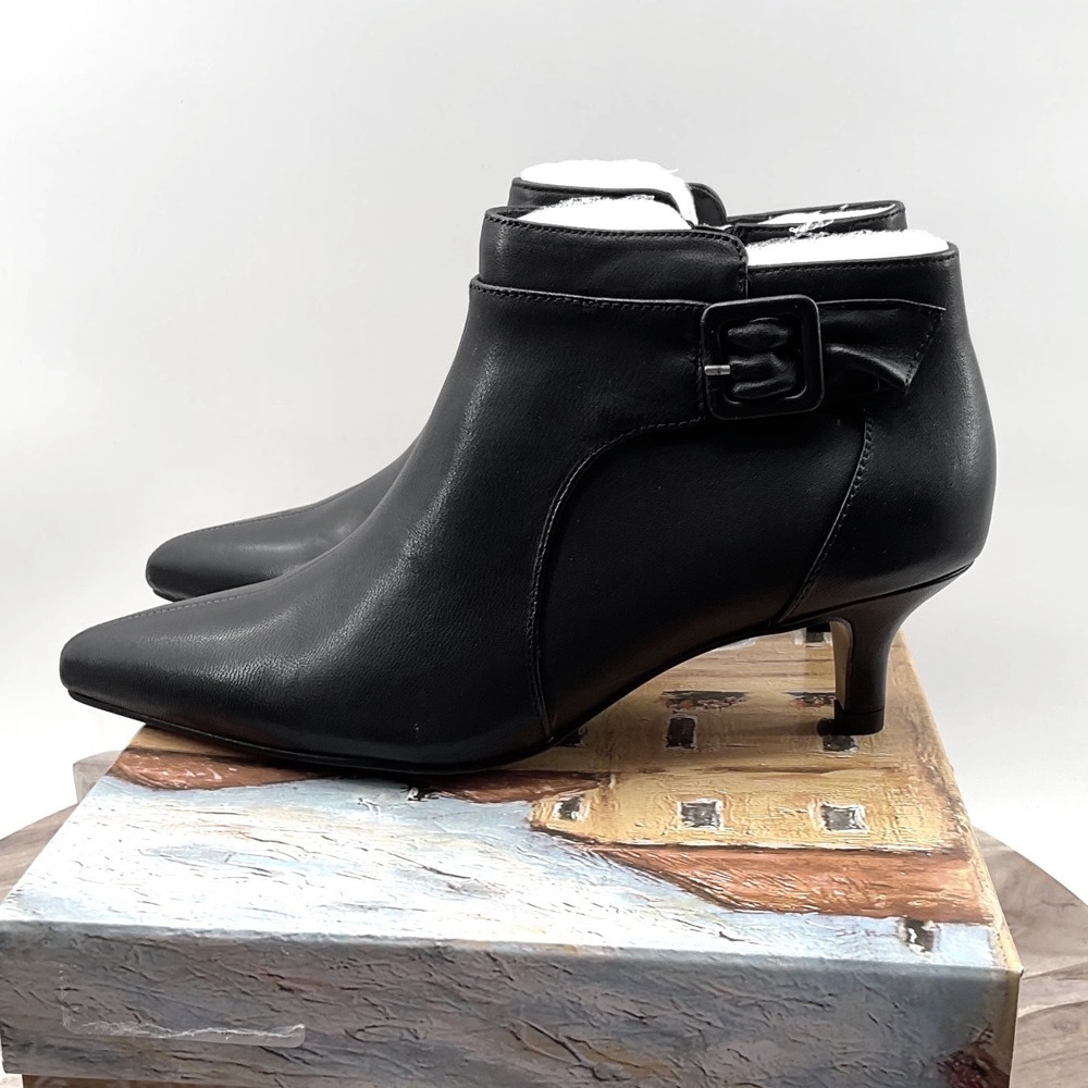 Bella Vita Womens Black Leather Pointed Toe Kitten Heel Ankle Boots 6WW 51-1552